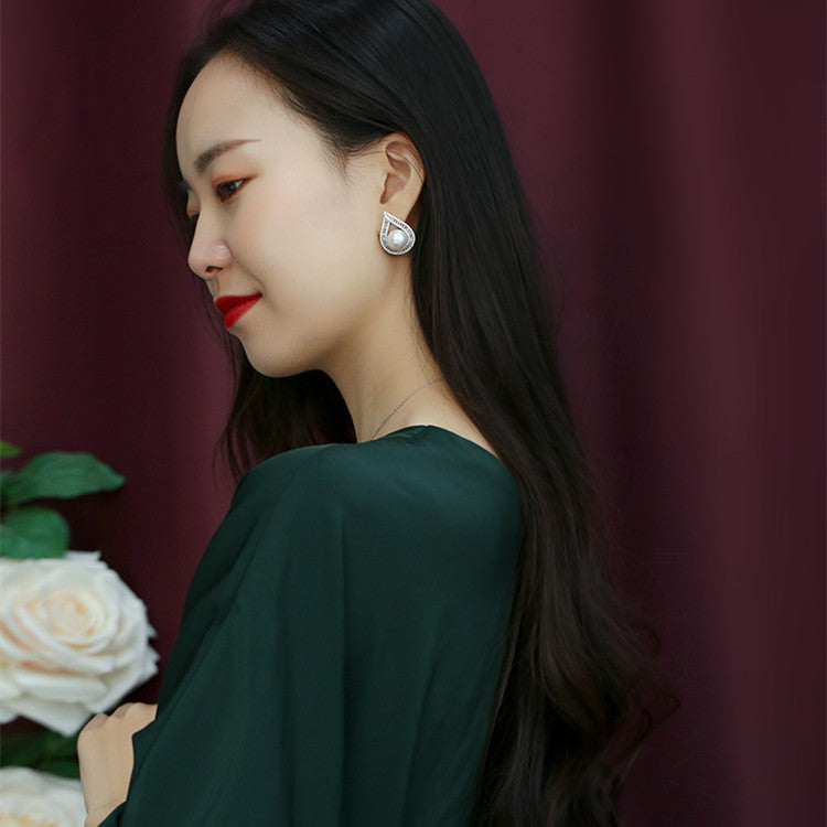 Large Grain Freshwater Pearl Stud Earrings Curren