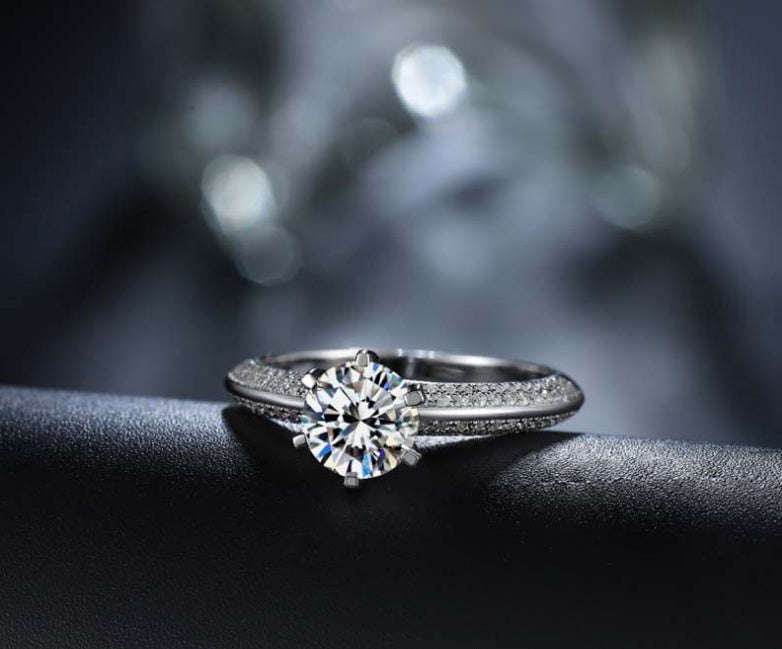 Six-claw paved with diamond luxury ring Curren