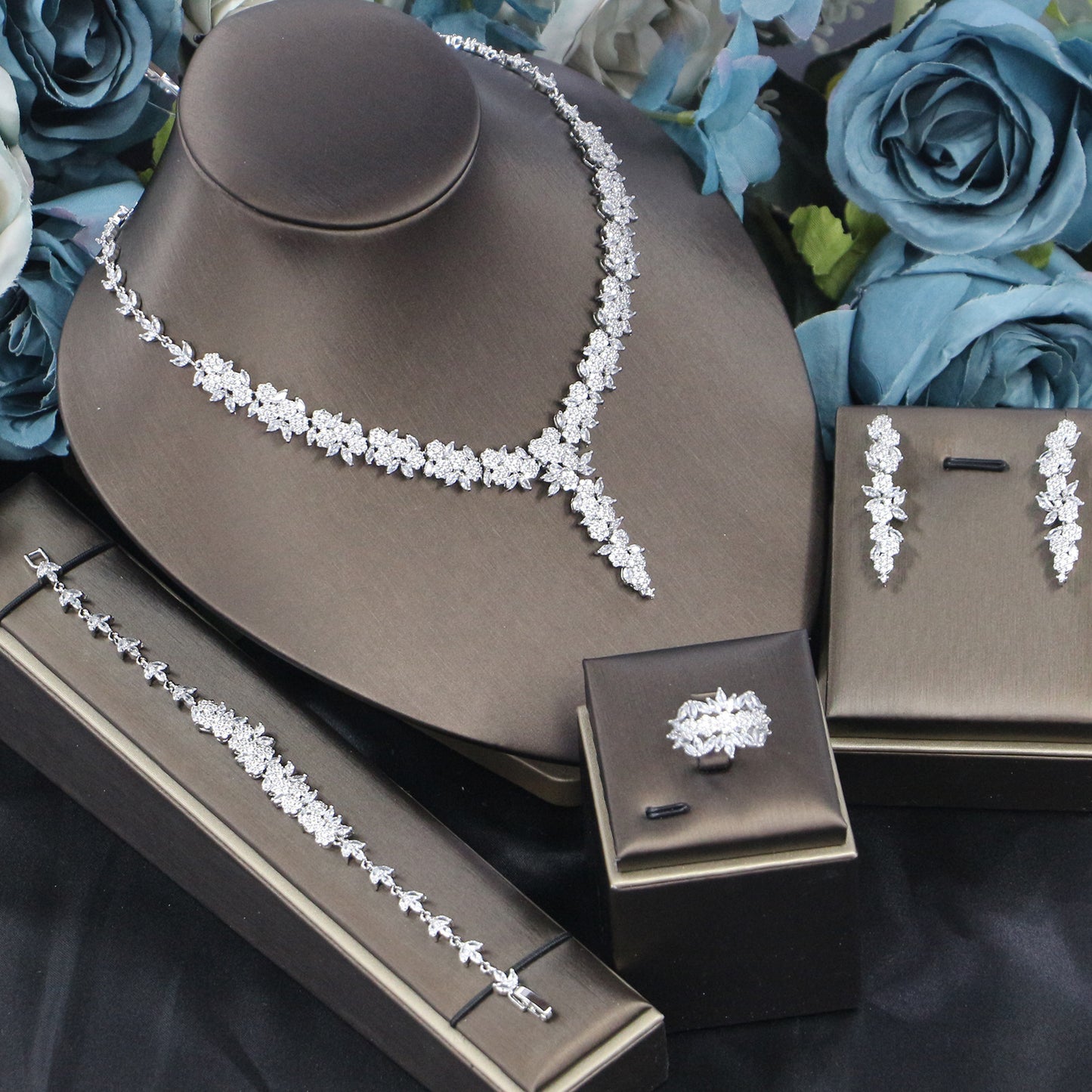 Bridal Wedding Dinner Jewelry Suit Fashion Rose Zircon Necklace Earrings Four-piece Set Curren