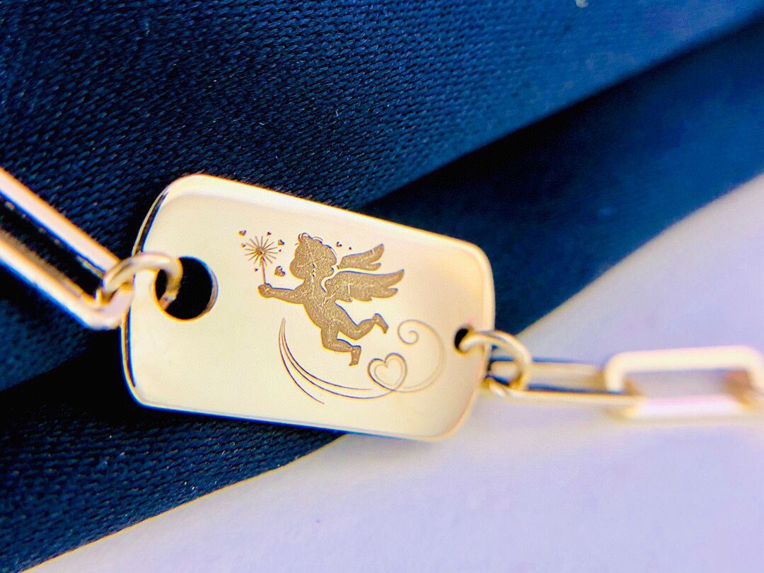 18k gold angel clavicle chain Curren